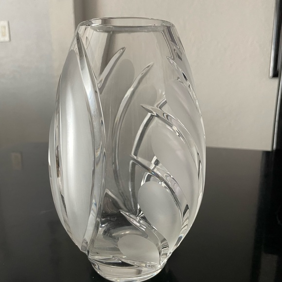 MARQUIS BY WATERFORD VASE FROSTED CRYSTAL COVENTRY PATTERN - Picture 6 of 10